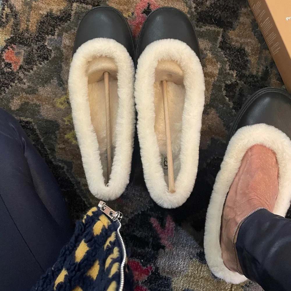 UGG Women's Black and Cream zora ballet flats - Picture 4 of 8